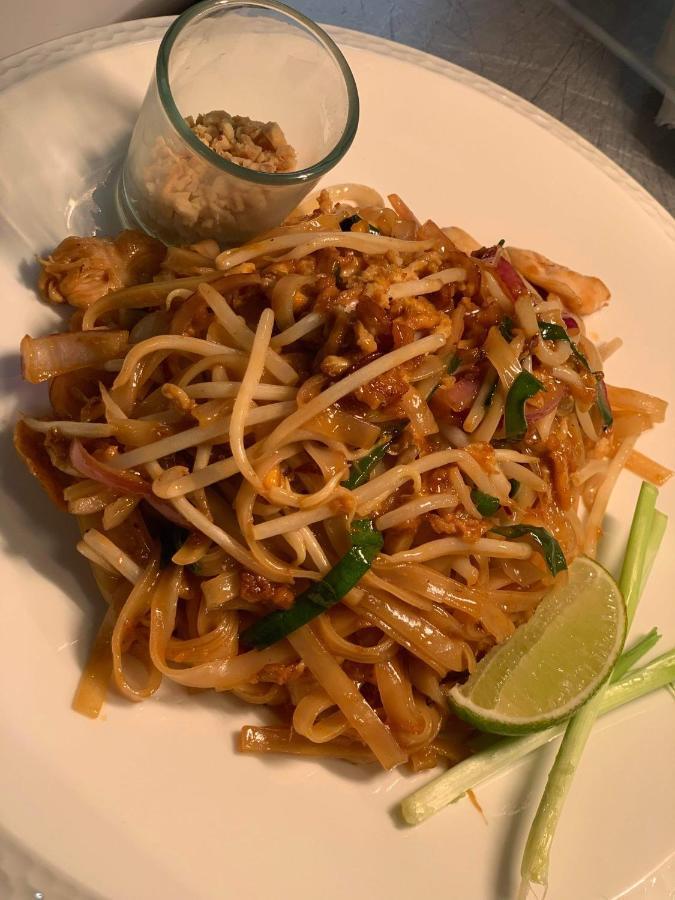 Siam Cottage Guesthouse Over 300 Years Old With Thai Restaurant Moreton-in-Marsh Extérieur photo