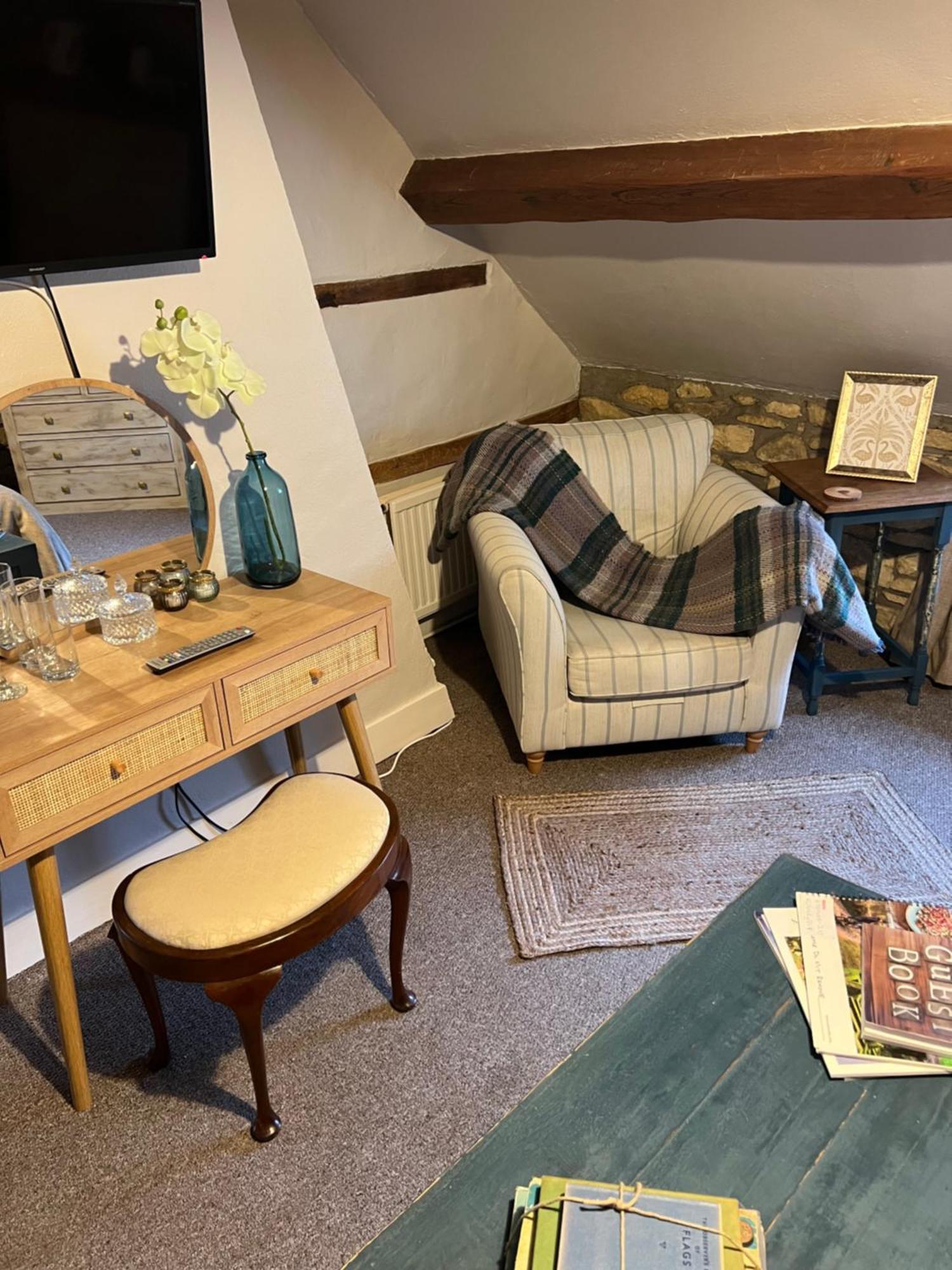 Siam Cottage Guesthouse Over 300 Years Old With Thai Restaurant Moreton-in-Marsh Extérieur photo