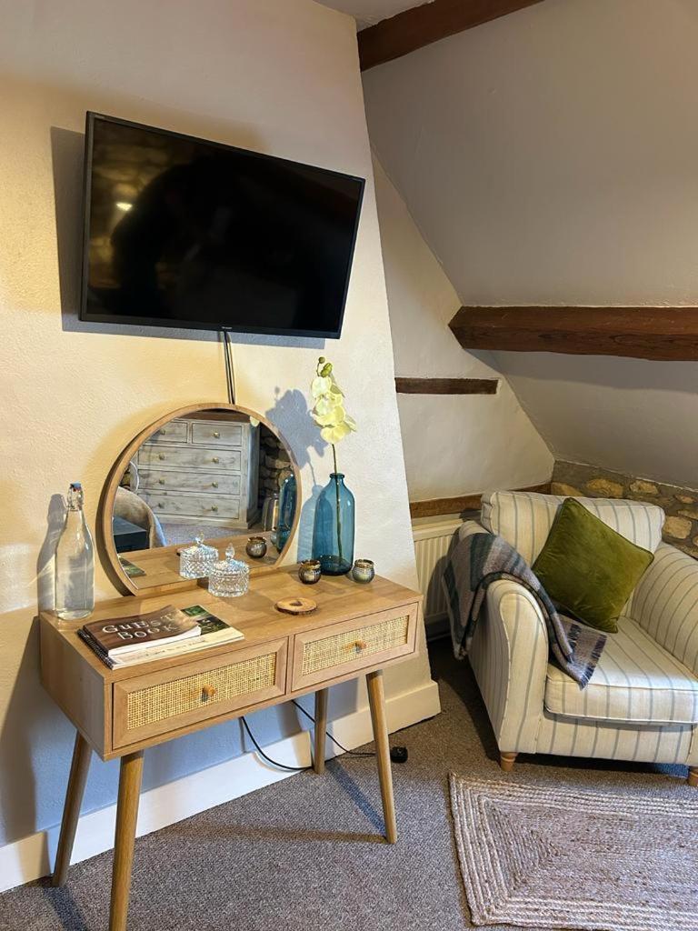Siam Cottage Guesthouse Over 300 Years Old With Thai Restaurant Moreton-in-Marsh Extérieur photo